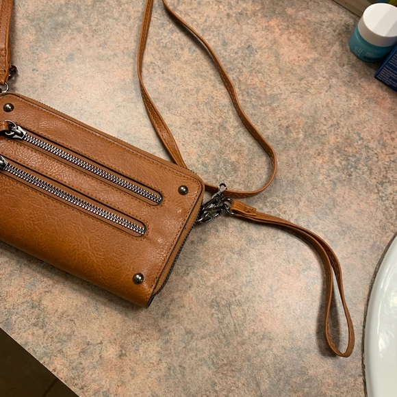 New crossbody bag - Picture 2 of 7